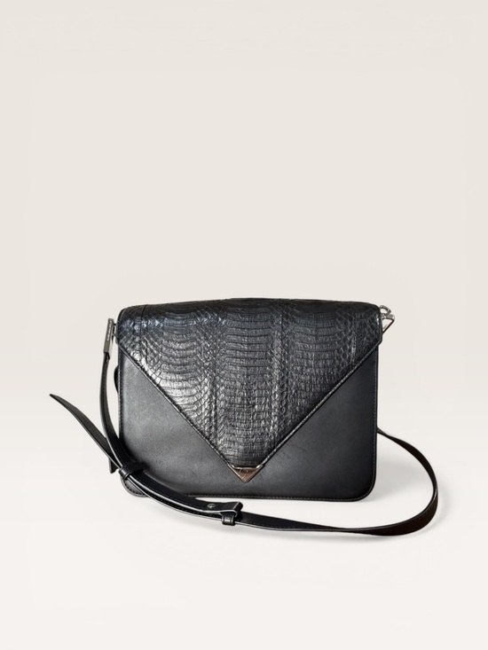 Alexander Wang Handbags - Alexander Wang black structured flap bag with snake detail